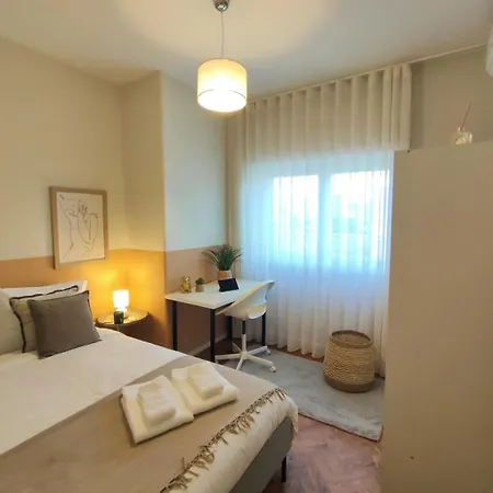 Lovely In Centre בית אירוח לייריה