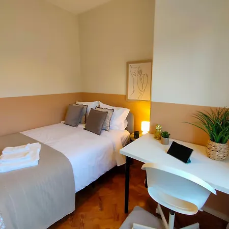 בית אירוח Lovely In Centre