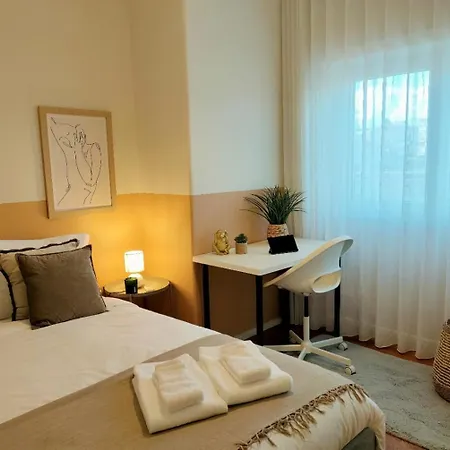 בית אירוח Lovely In Centre *