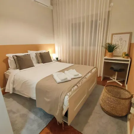 בית אירוח Lovely In Centre *