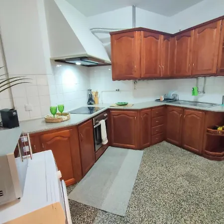 Lovely In Centre *