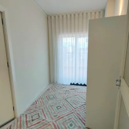 Homestay Lovely In Centre Leiria