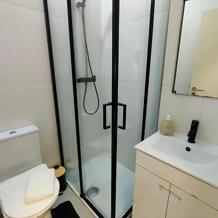 בית אירוח Lovely In Centre